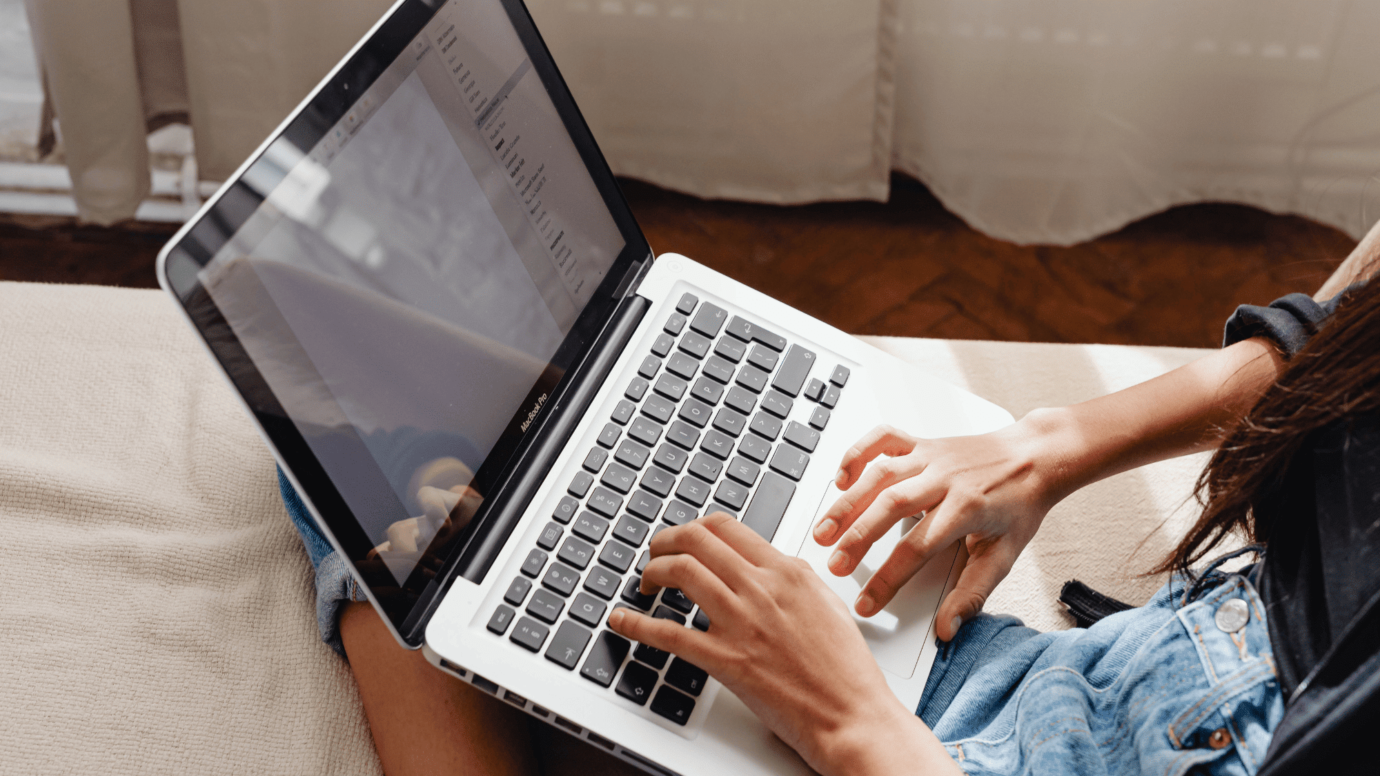 how computer viruses spread