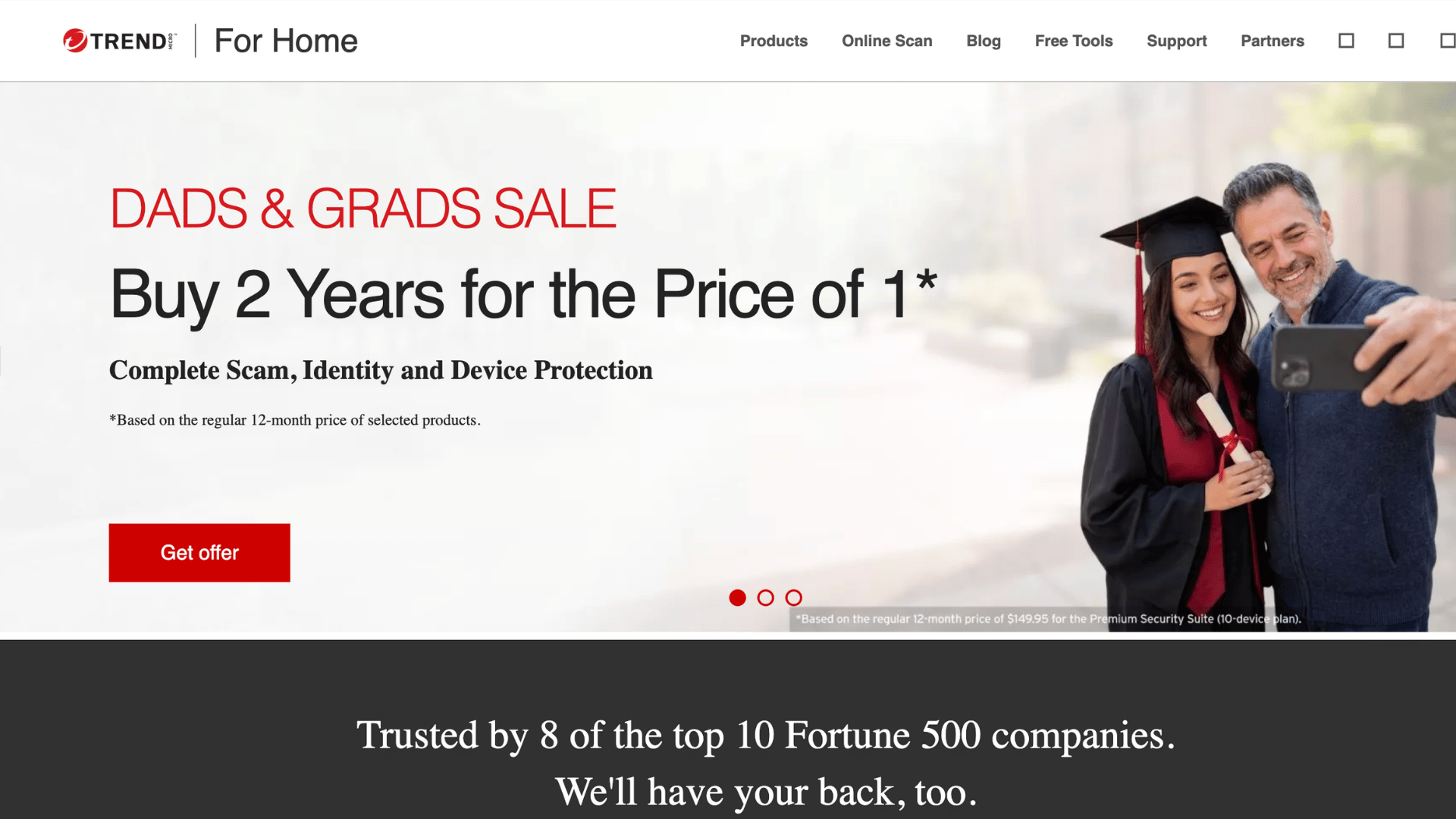 father and graduate daughter taking a selfie outdoors promoting device identity and scam protection offer on trend micro homepage (1)
